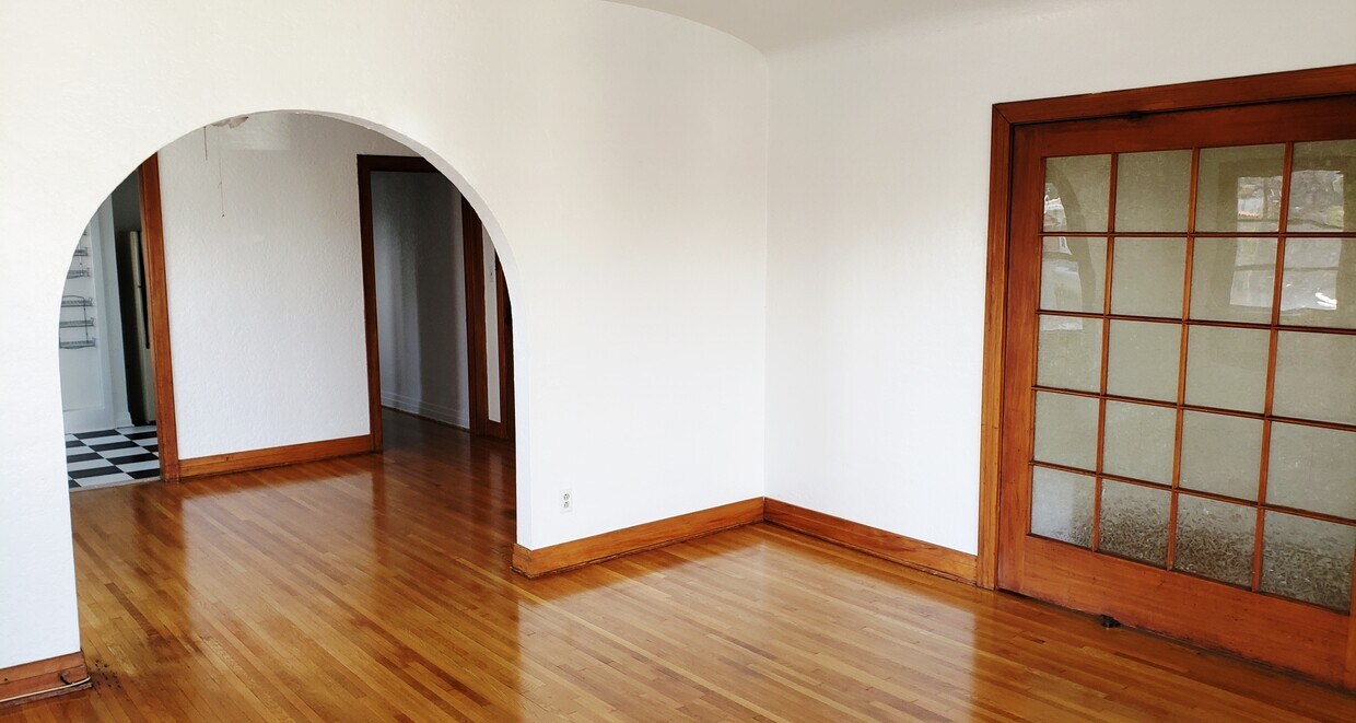 Living rm into Dining rm - 1620 E 4th St