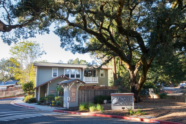Building Photo - Acorn Court Apartments