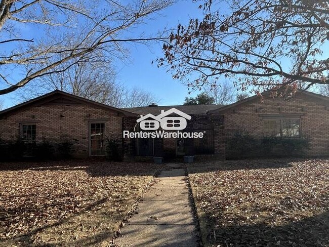Building Photo - Well maintained traditional Ranch styled 3-bedroom 2 bath home