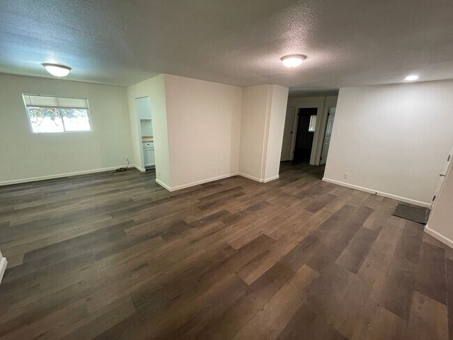 Building Photo - 3 bed 2 bath manufactured home, upper Maga...