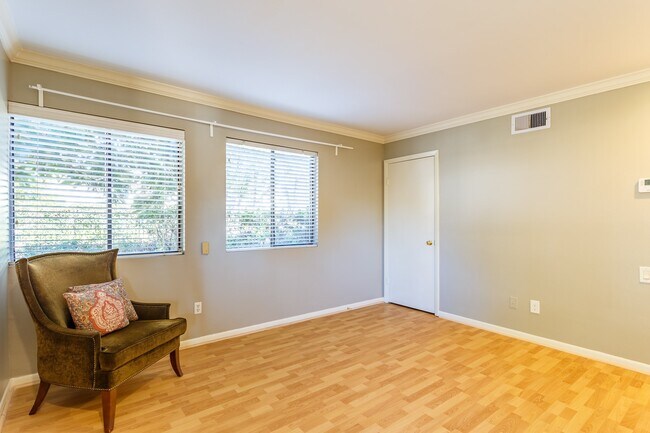 Foto del edificio - 2349 Albans Rd