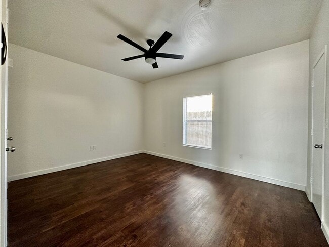 Interior Photo - Allen Place