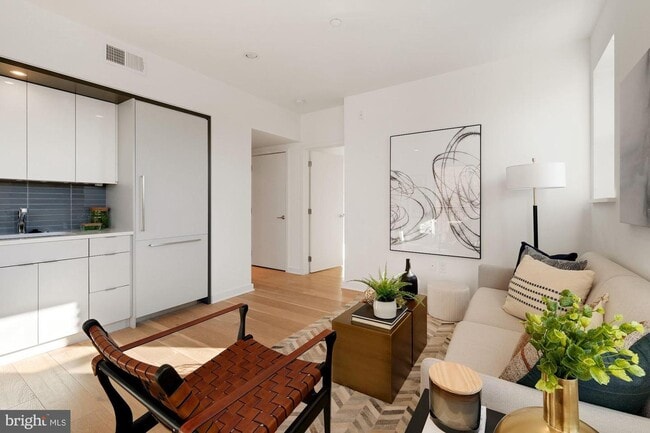 Building Photo - 129 W St NW