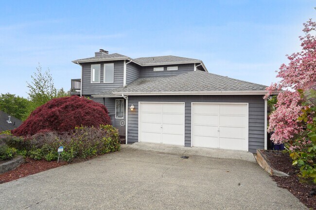 Building Photo - 4670 Lighthouse Dr NE