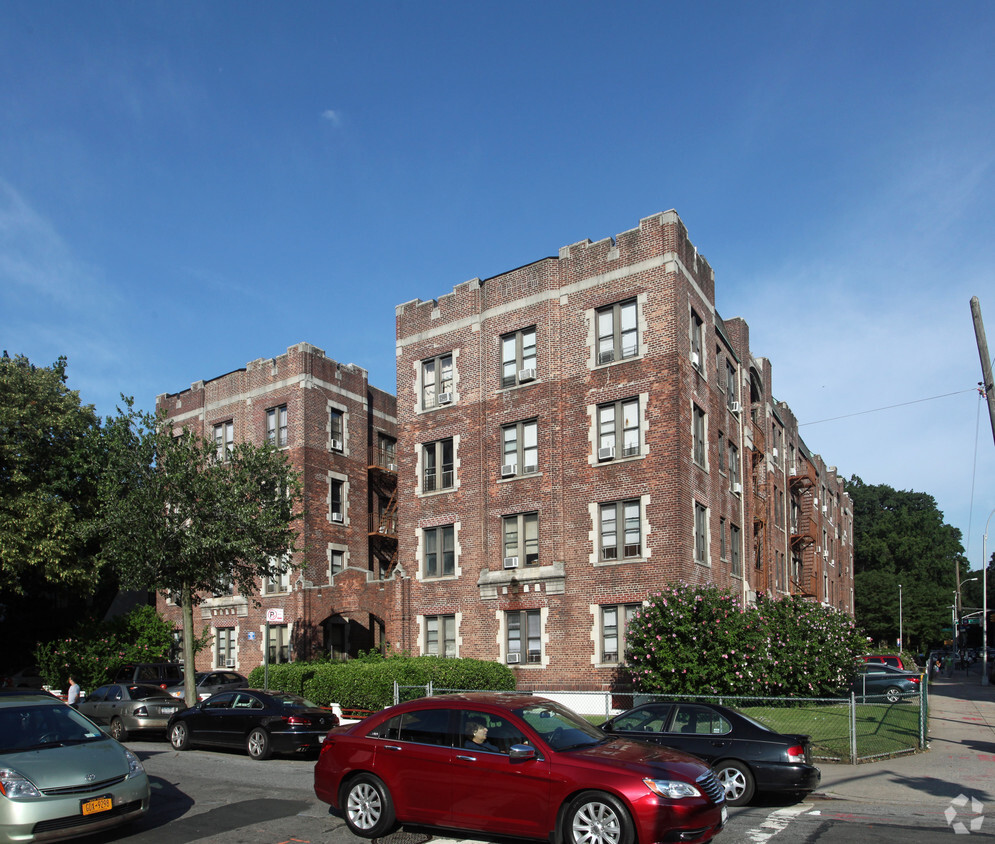 Foto principal - 82-60 116th St