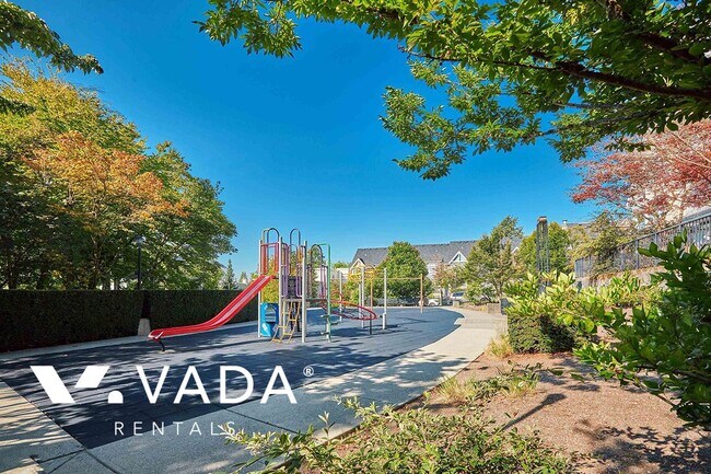 Building Photo - Carmel in Highgate 1 Bedroom Apartment Ren...