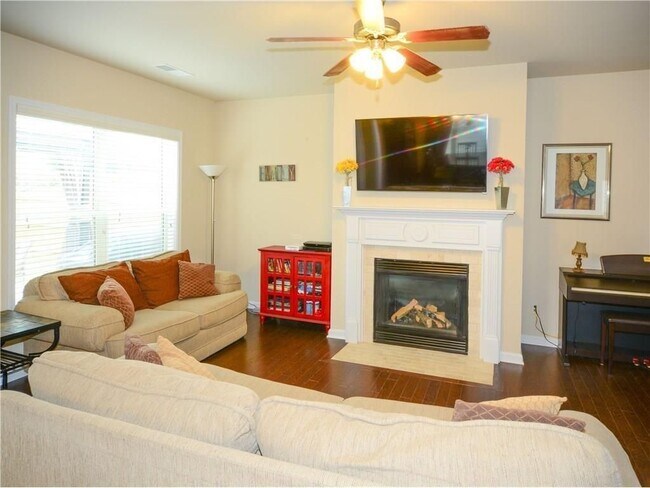 Foto del edificio - 5940 Weddington Dr