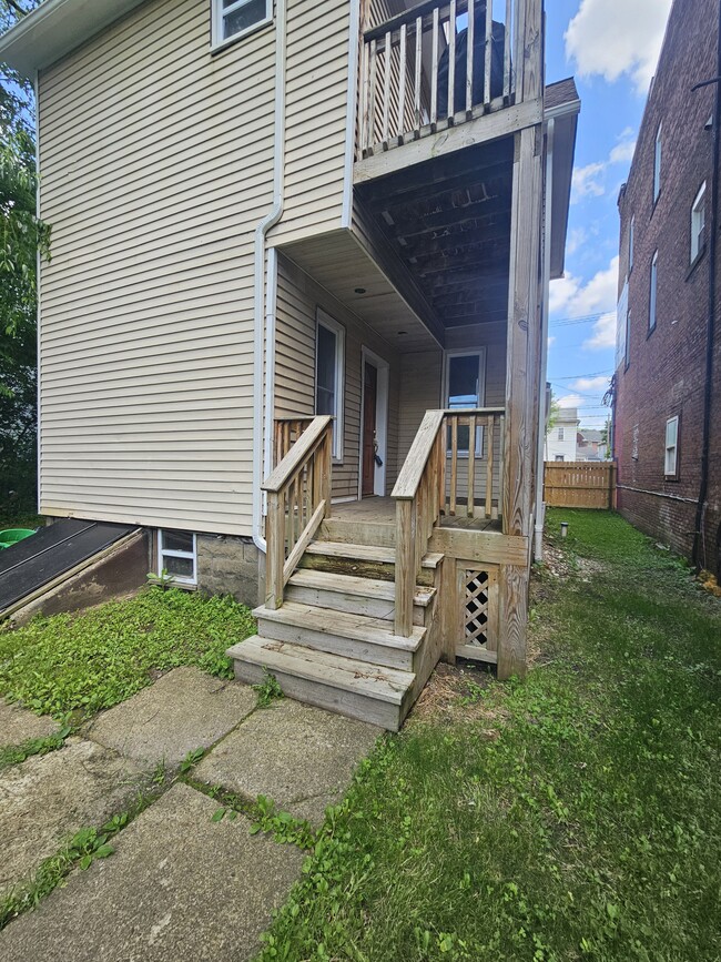 Building Photo - 621 New Castle Rd