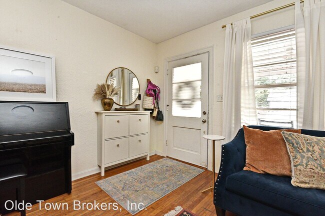 Building Photo - 3 br, 1 bath House - 414 W Princeton St.