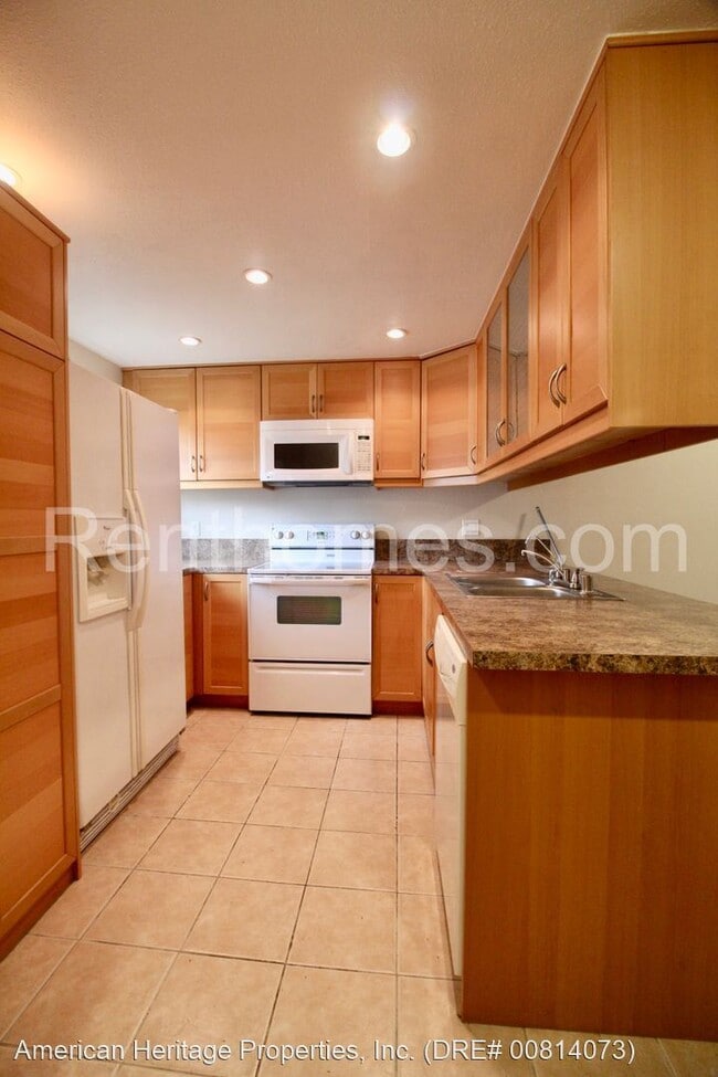Building Photo - 3 br, 2 bath House - 8747 Navajo Road #7