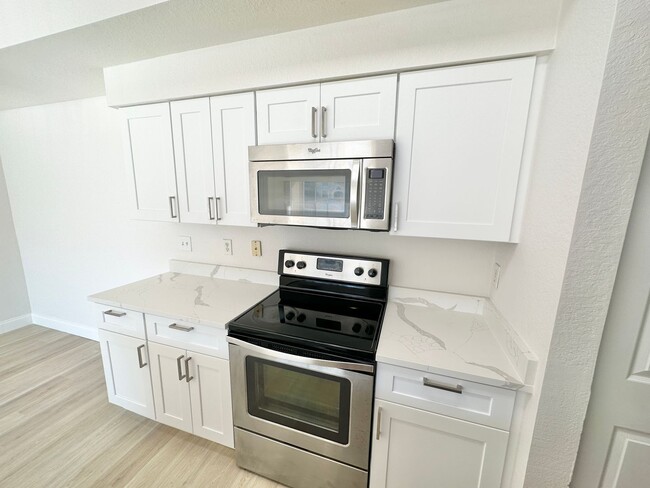 Building Photo - ** ST. CROIX @ PELICAN MARSH ** 2 BED / 2 ...