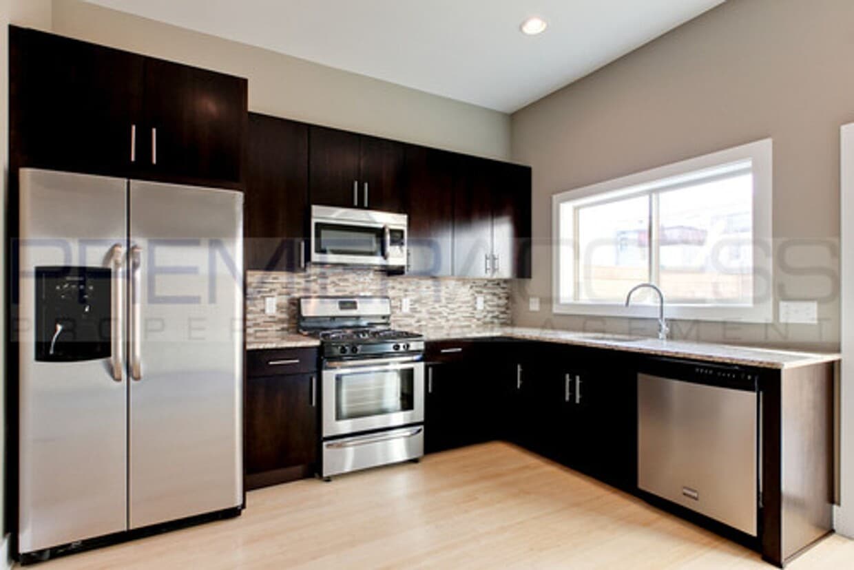 Queen Village Townhome with Parking - Queen Village Townhome with Parking
