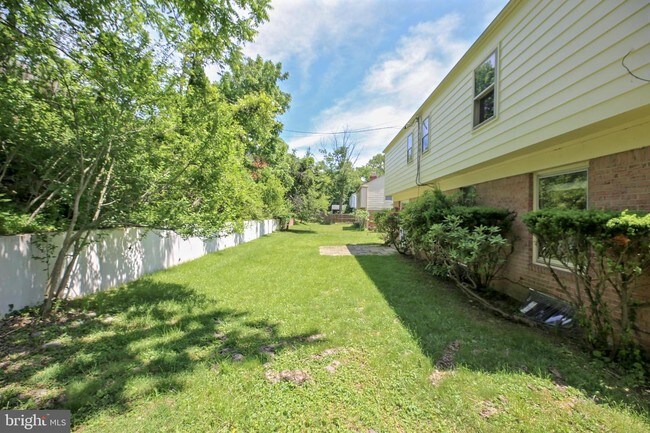 Building Photo - 11108 Hurdle Hill Dr