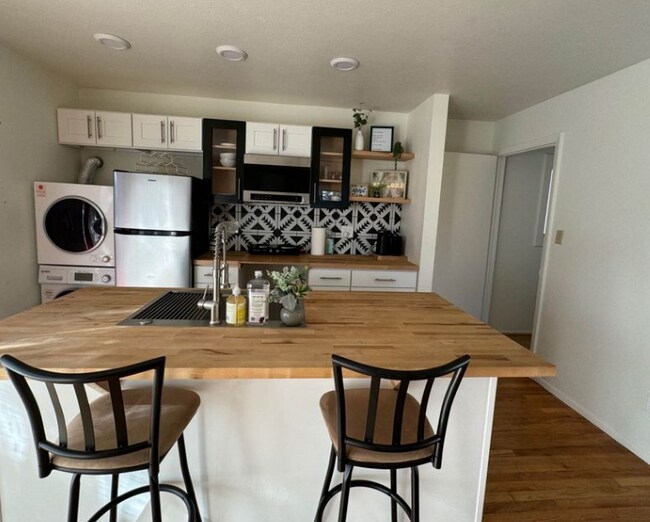 Building Photo - 2414 Ceresa Ln