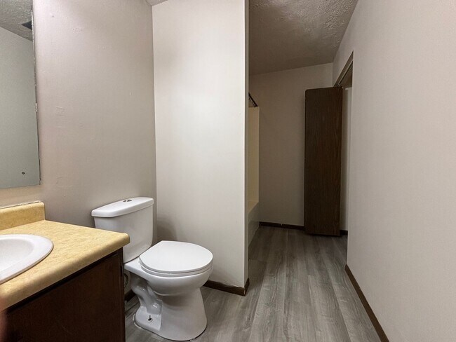 Foto del edificio - 8514 14th St W