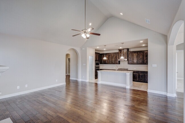 Foto del edificio - 15609 Canyon Ridge