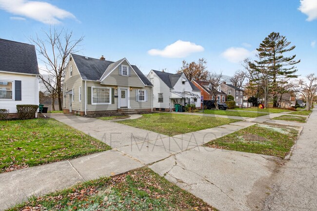 Foto del edificio - 19410 Nitra Ave