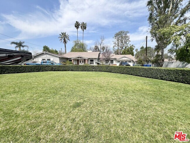 Foto del edificio - 22839 Oxnard St
