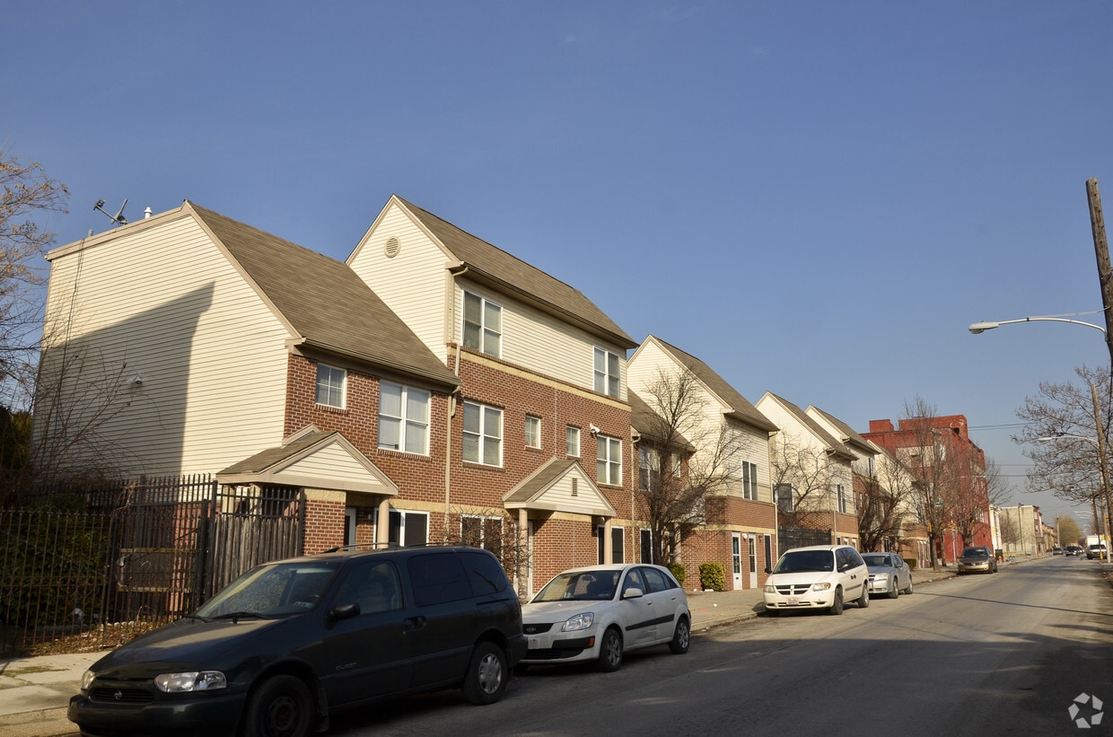 Building Photo - Lillia Crippen Townhouses