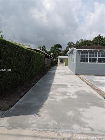 Foto del edificio - 1040-1042 NW 31st Ave