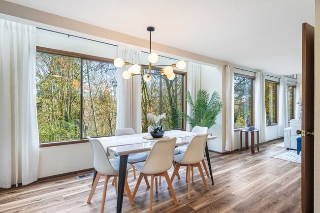 Building Photo - 5504 NE 190th St