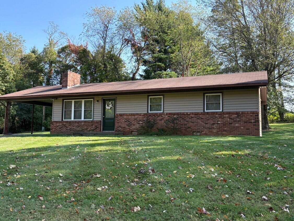 Primary Photo - 108 Collins Ridge Rd
