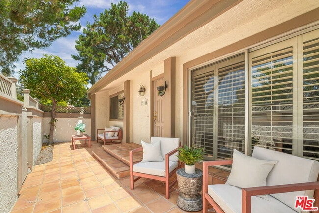 Building Photo - 17140 Palisades Cir