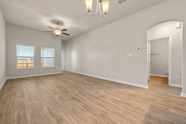 Foto del edificio - GORGEOUS 3 BEDROOM DUPLEX LOCATED IN CONVERSE, TX!