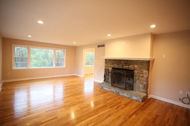 Foto del edificio - 855 W Strasburg Rd