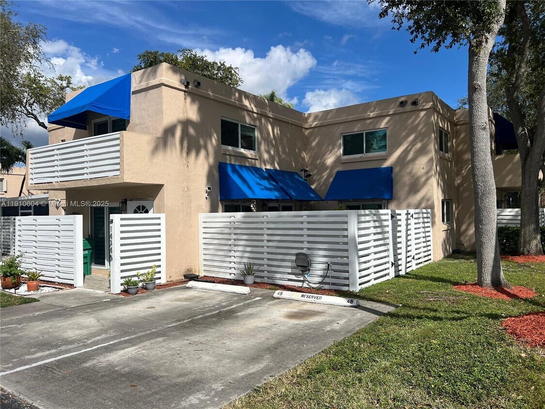 Primary Photo - 14345 SW 98th Terrace