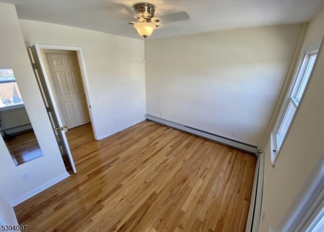 Building Photo - 97 Walnut St