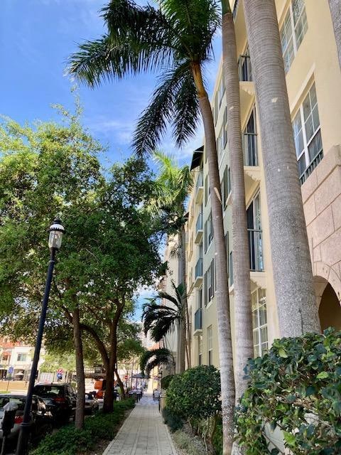 Building Photo - 630 S Sapodilla Ave