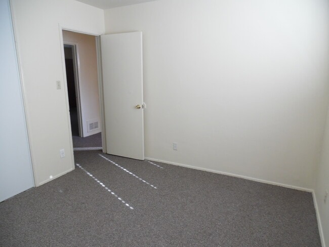 Building Photo - 1476 Naranca Ave