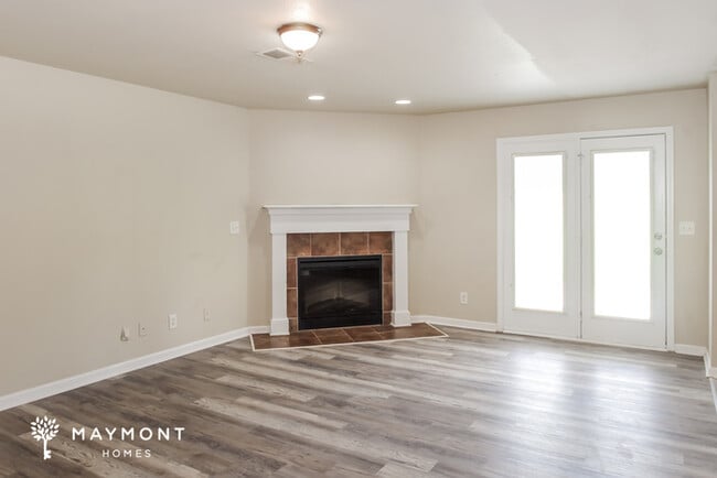 Building Photo - 203 Whitestone Dr NE