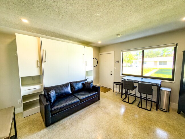 Foto del edificio - 47 NE 16th Pl