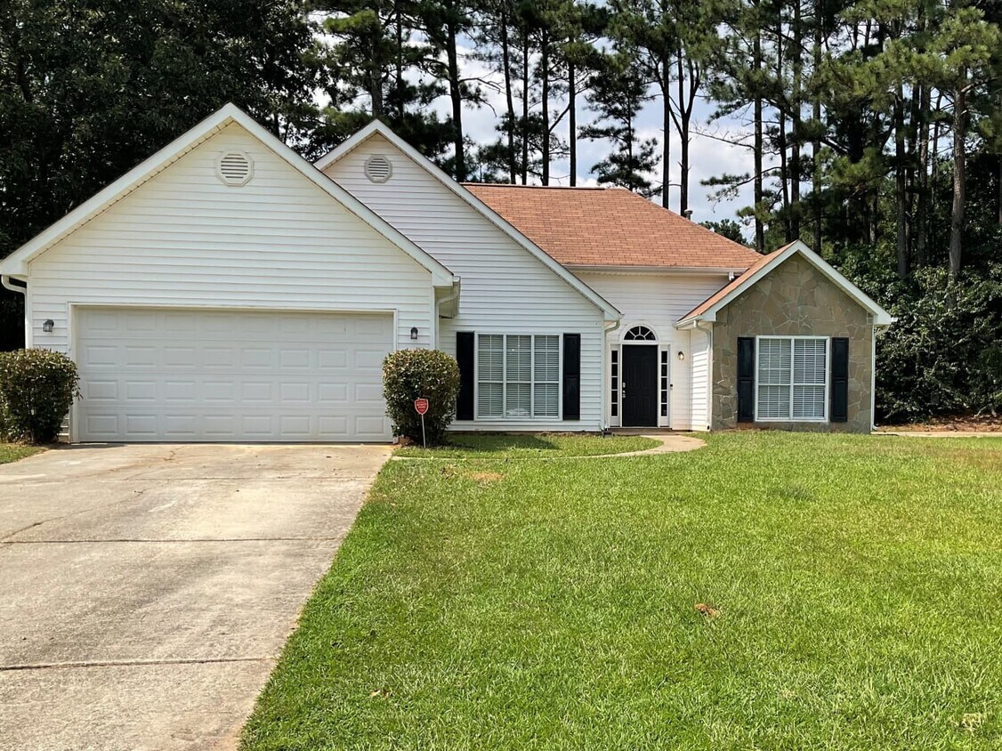 715 Hunters Ln House Rental in Loganville, GA