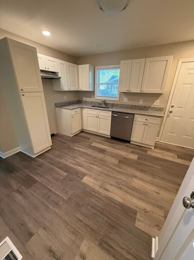 Foto del edificio - 116 Bennett Ct