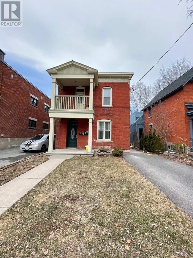 Photo du bâtiment - 192 Stanley Ave