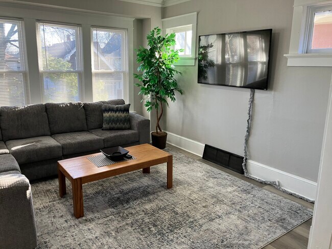 Foto del edificio - 2463 N 45th St