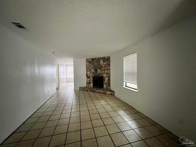 Building Photo - 405 Deborah Ln