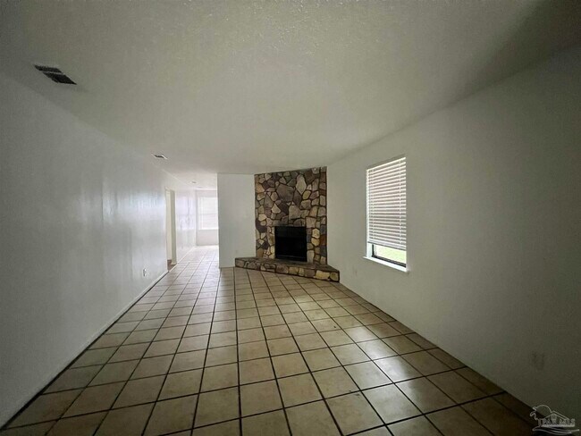 Foto del edificio - 405 Deborah Ln