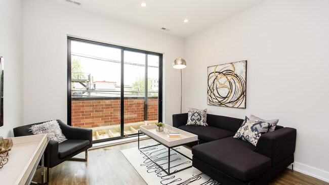 Foto del edificio - 1023 N Ashland Ave