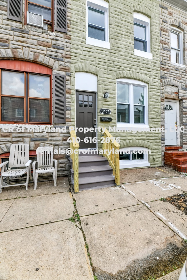 Building Photo - WAITLIST APPLICATIONS ONLY