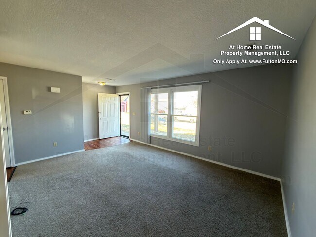 Foto del edificio - 1904 Springdale Ct