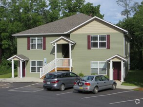 Building Photo - 35 Hillside St