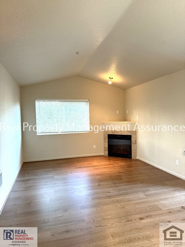 Foto del edificio - 10664 NE Holly St