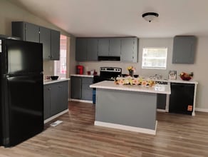 Building Photo - 138 Rainbow Dr