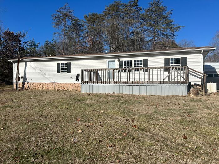 Primary Photo - 2 bed 1 bath spacious mobile home 289 Tren...