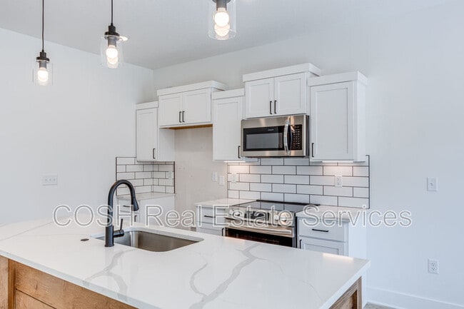 Building Photo - 8541 W 37th St N