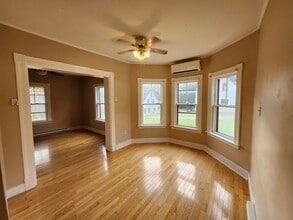 Building Photo - 32 Langstroth Terrace
